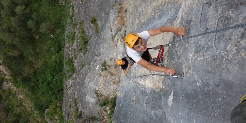 https://cevennes-evasion.fr/wp-content/uploads/2015/12/via-ferrata-Lozère.jpg