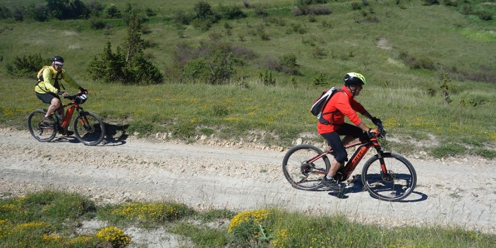 https://cevennes-evasion.fr/wp-content/uploads/2015/12/vtt-electrique-cévennes.jpg